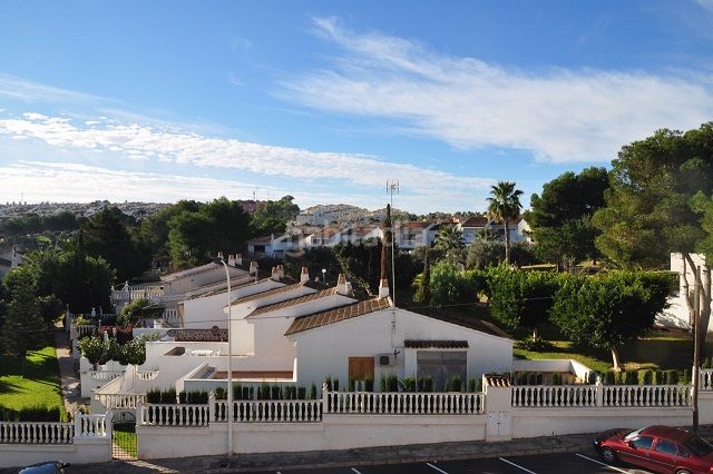 Foto e88fff94-78ee-4a95-8d9f-208b9a053e32. Casa adossada amb piscina a Panorama-Sierramar Santa Pola