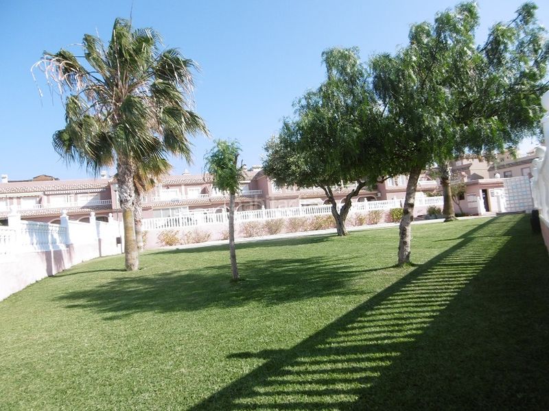 Foto 03a04c46-2838-499a-b7ec-74b4b8c874a7. Casa adossada amb piscina a Monte y Mar Santa Pola