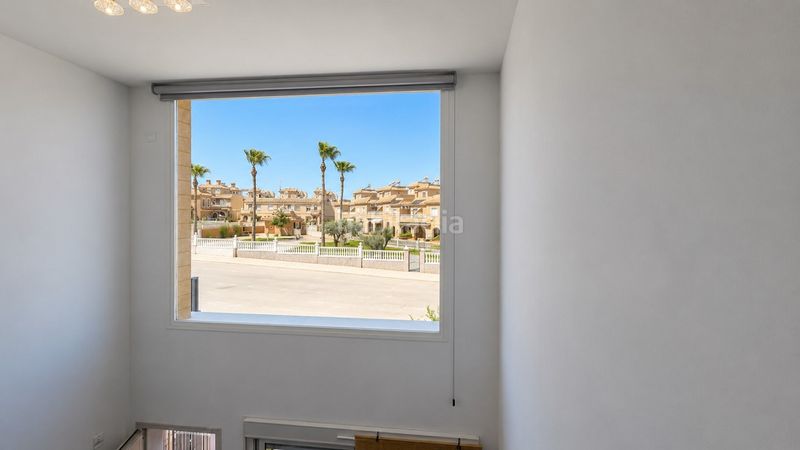 Foto 74060f91-430e-4d79-8556-a34e935d02f1. Casa adossada amb piscina a Monte y Mar Santa Pola