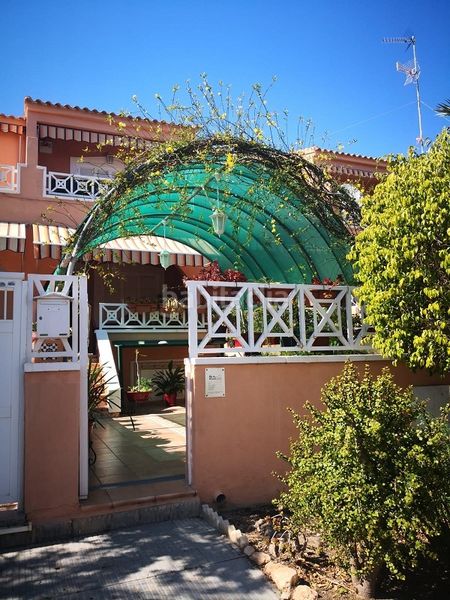 Foto 72bf6f5d-b6f6-48f7-821b-02cce2381145. Casa adossada a calas Santa Pola este Santa Pola