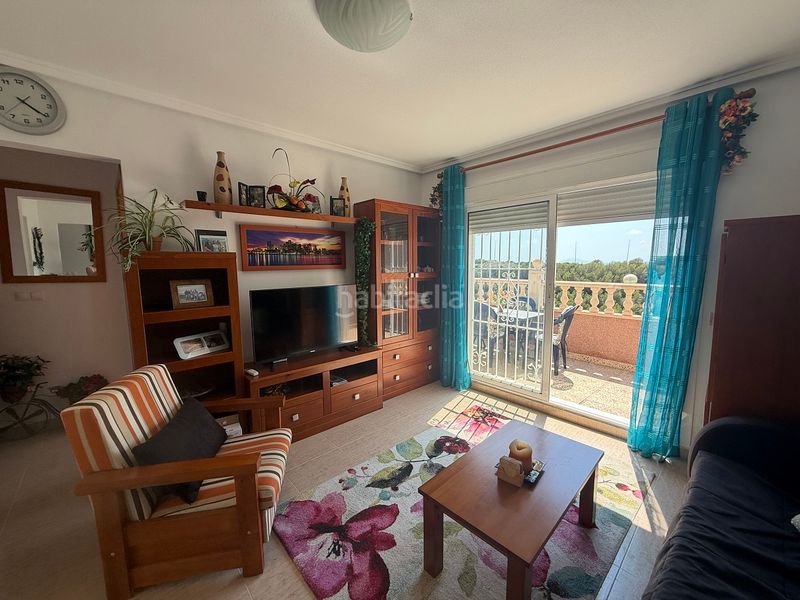 Foto a29b59f4-cd56-41e8-8281-3b1f31ee460b. Casa amb piscina a Monte y Mar Santa Pola