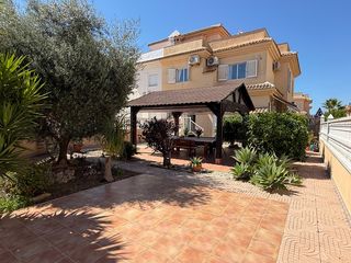 Casa  Calle monte de santa pola 30. Bungalow en melody - brisamar