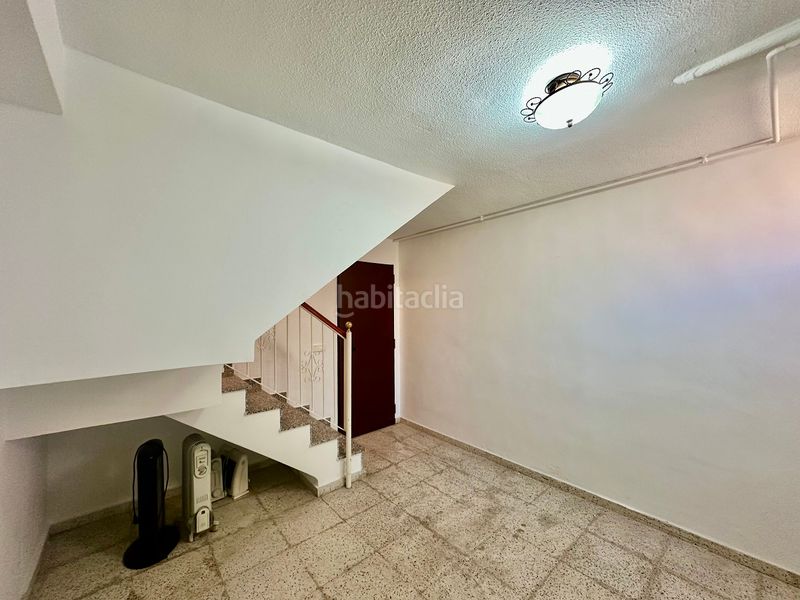 Foto a4c7d3b1-755c-4f0f-9dd2-53e77da80c4b. Casa adossada amb xemeneia aparcament piscina a Monte y Mar Santa Pola