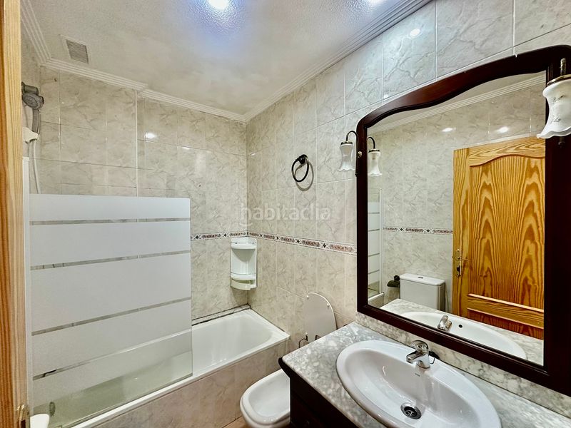 Foto dc19c9ca-4f0c-4c6b-9534-ba058d8f8cce. Casa adossada amb xemeneia aparcament piscina a Monte y Mar Santa Pola