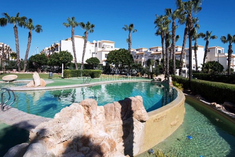 Foto a2f2d838-2d1c-4821-9a1f-8171149988d2. Semi detached house in avinguda d'escandinàvia 23 in Santa Pola