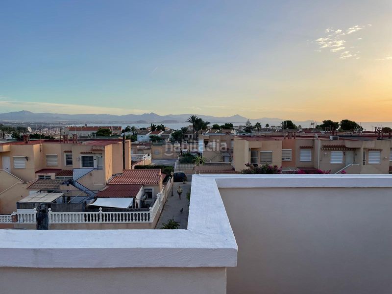 Foto ce0c1474-1867-40fc-aae5-35e5deae1238. Semi detached house in avinguda d'escandinàvia 23 in Santa Pola