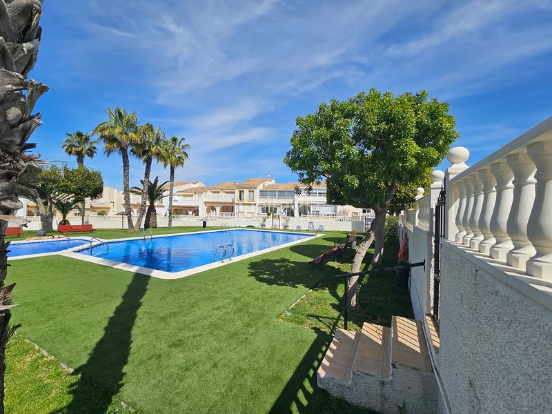 Foto ec7774f3-eb7f-46dc-a86f-ca0c99e898a8. Ground floor in calle canarias 8 in Monte y Mar Santa Pola