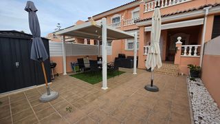 Casa a schiera in Avenida de finlandia 7. Ga412 bungalow en puerto marino