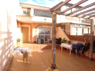 Reihenhaus in Santiago de La Ribera