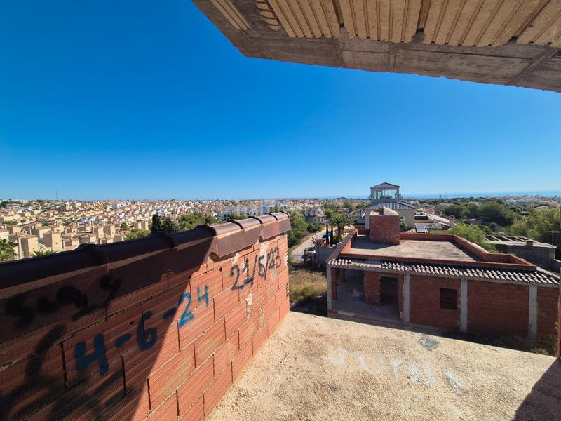 Foto 15052a27-de0f-4ae5-b322-b39433f796e2. Chalet dans calle sierra nevada 11 dans Villamartín-Las Filipinas Orihuela