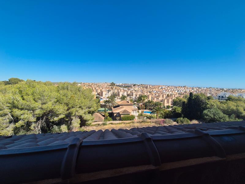 Foto 341c62f7-d222-49d3-a916-c8a42f9f8f15. Chalet en calle sierra nevada 11 en Villamartín-Las Filipinas Orihuela