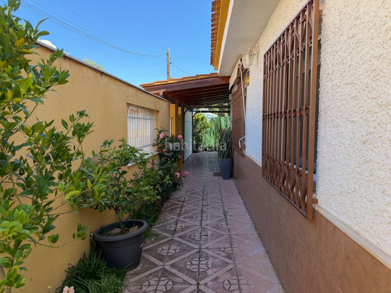 Foto a008c535-36fe-43e0-9831-f2b9c015a249. Xalet amb xemeneia aparcament a Archena