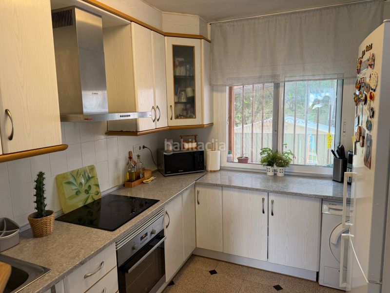 Foto b8be7441-e132-48e9-bb08-d1e23493476a. Xalet amb xemeneia aparcament a Archena
