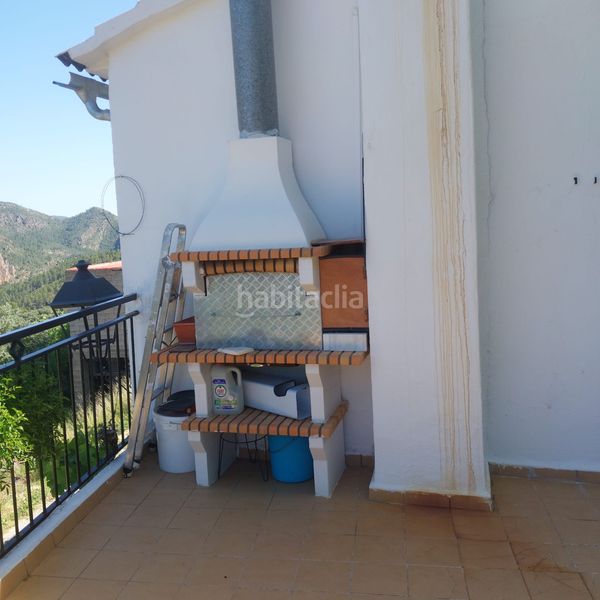 Foto a2f7a781-8221-4408-bf83-394022682748. Àtic amb xemeneia a Yeste