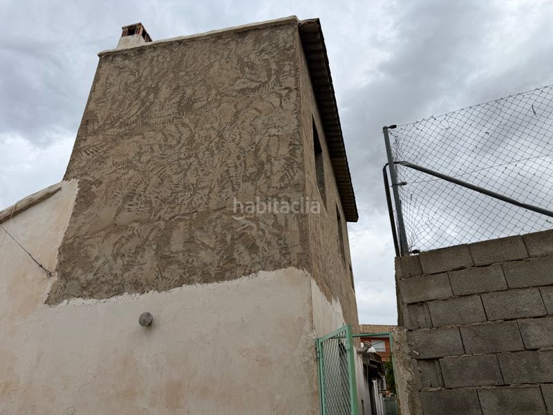 Foto bf0c6e11-ba77-4679-b33f-027902029e37. Casa adossada amb xemeneia a Pliego