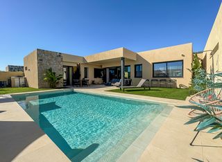 Xalet a Baños y Mendigo. Moderno chalet en residencial de lujo a un paso de murcia