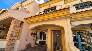Casa adosada  Avenida de roda. Adosado 2 dormitorios venta dolores de pacheco los alcazares vis