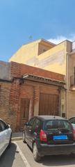 Local Comercial  Carrer dels sants de la pedra. Hoy puedes disfrutar de este local/solar, situado en una muy bue