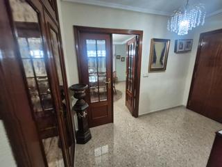 Lloguer Pis  Carrer d'emilio lluch. Precioso piso de 140 m2 en zona patraix,4 dormitorios, 2 baños,