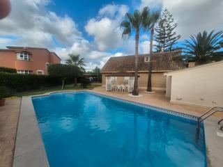 Xalet  Carrer de pintor sorolla. Precioso chalet en naquera de 200 m2 en su edificio principal y