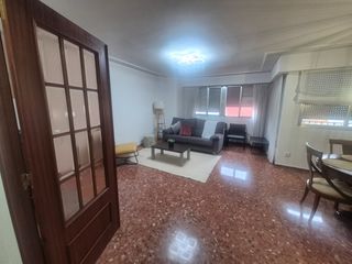 Lloguer Pis  Carrer del regne de valència. Bonito piso, cerca de la universidad, 3 dormitorios, terraza , a
