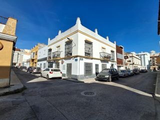 Local Comercial en Calle Niño del Matadero 6