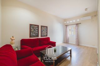 Flat in Plaza de Toros - Ayuntamiento. Piso con techos de 5 m y aire acondicionado en todas las habitac