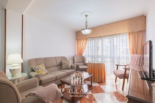 Ground floor in Crevillet. Piso bajo de 3 dormitorios en la zona de malacara en el puerto d