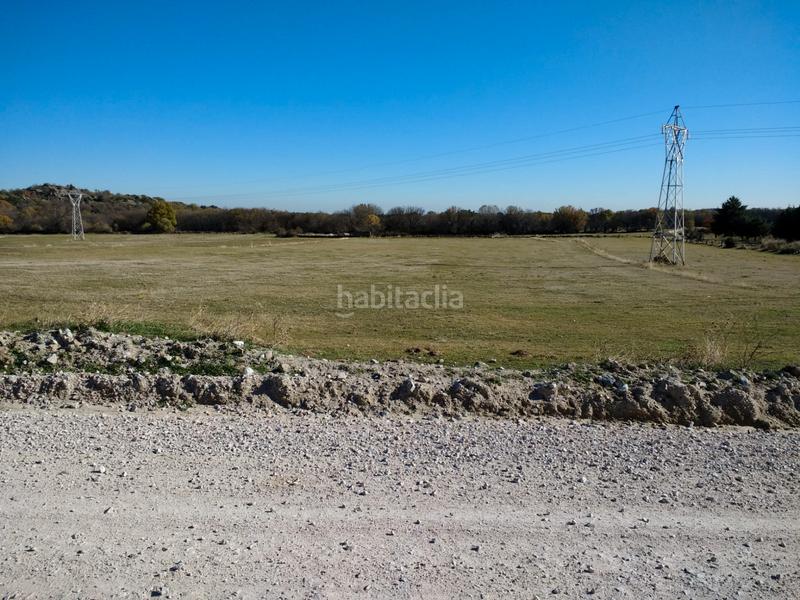 Foto db978a9e-38ba-413c-9f80-25bc10630ec4. Finca rústica hual home vende terreno rustico en Zarzalejo