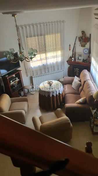 Foto a7ce8327-e8cf-4099-bcdf-b3c8b7eb52d0. Casa amb xemeneia calefacció aparcament a Lucillos