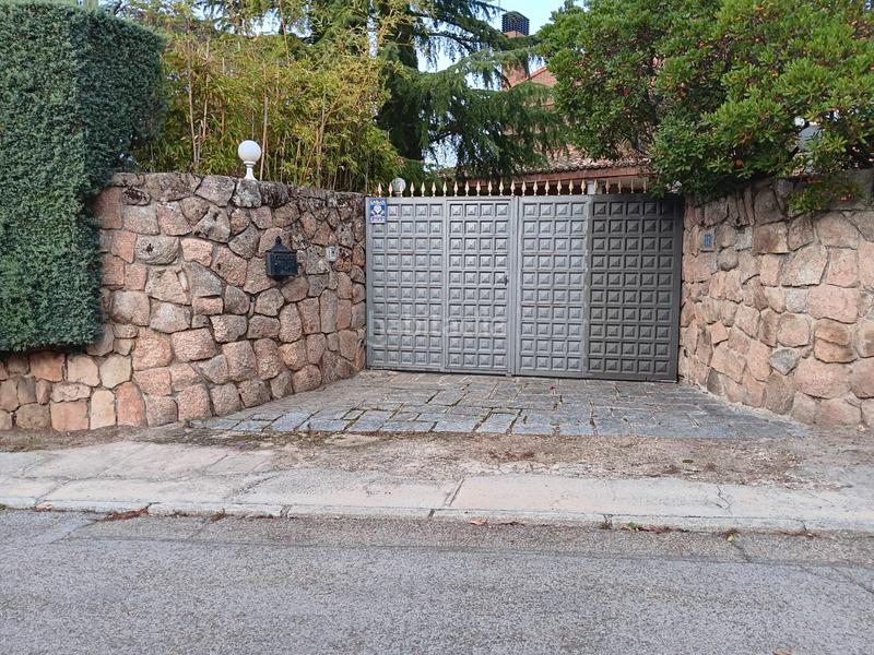 Foto 56d86bde-d9ec-41e3-97c5-bbfae53cc32b. Casa amb xemeneia calefacció aparcament piscina a Torrelodones