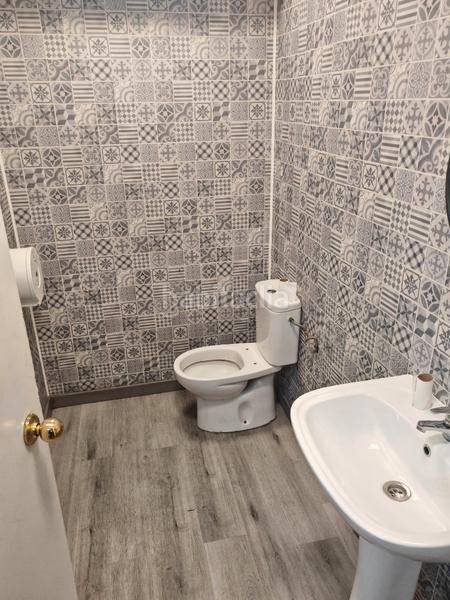 Foto 86077889-61f3-441d-ac86-b6fcda7f9e05. Alquiler local comercial precioso bar en zarzaquemada ( leganes ) en Leganés