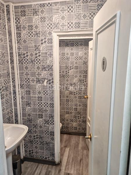 Foto 8949efe4-e7f0-40ba-94f9-f1c905b97529. Alquiler local comercial precioso bar en zarzaquemada ( leganes ) en Leganés