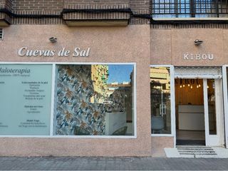 Business premise in Calle de Rosario Acuña 8