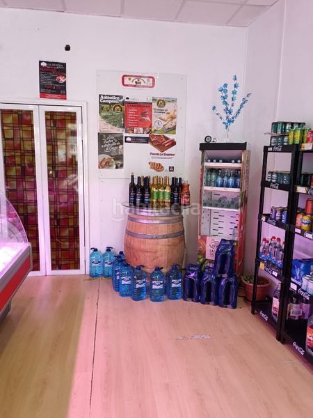 Foto 1eb0d441-648c-487c-bfb0-54a571a1f203. Alquiler local comercial en calle quejigo 12 oportunidad unica traspaso de carniceria en Quijorna