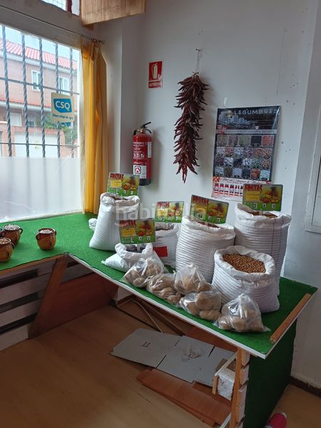 Foto 50c9034c-5bcd-4cf2-94fa-bf7ac91560a2. Alquiler local comercial en calle quejigo 12 oportunidad unica traspaso de carniceria en Quijorna