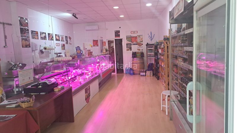 Foto a455dced-b14b-4dce-85c0-c351a7c32f5d. Alquiler local comercial en calle quejigo 12 oportunidad unica traspaso de carniceria en Quijorna