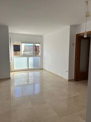 Etagenwohnung in Carrer de miquel vives 85. �vive donde lo tienes todo!