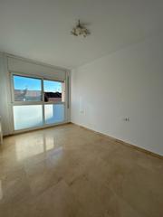 Piso en Carrer de miquel vives 36. ¡vive donde lo tienes todo!