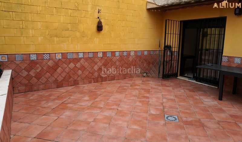 Foto 21ea8bc5-92f0-4363-9b5d-1ace271fa2d9. Casa amb aparcament piscina a Arco Norte - Avda España Dos Hermanas