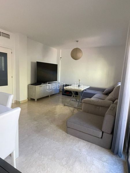 Foto 4c1eae09-467e-4ce8-95c2-126a9e40715a. Casa amb aparcament piscina a Arco Norte - Avda España Dos Hermanas