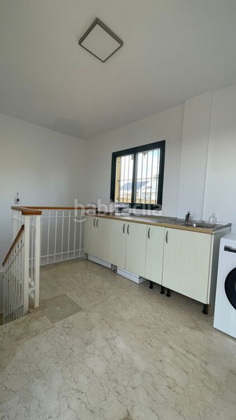 Foto 55cf0232-1719-4d77-9755-bf9c8a7caa19. Casa amb aparcament piscina a Arco Norte - Avda España Dos Hermanas