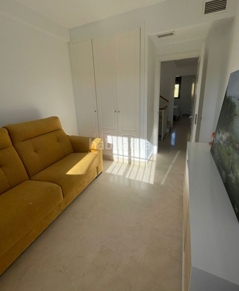 Foto 5a6fcd69-e00d-4d96-9c9f-94036eb2b7df. Casa amb aparcament piscina a Arco Norte - Avda España Dos Hermanas