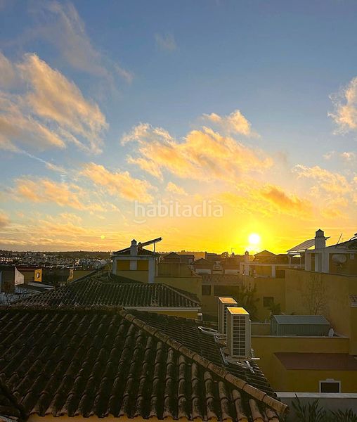 Foto 9eea4a7e-4ed7-41b3-a506-1be0061d4090. Casa amb aparcament piscina a Arco Norte - Avda España Dos Hermanas