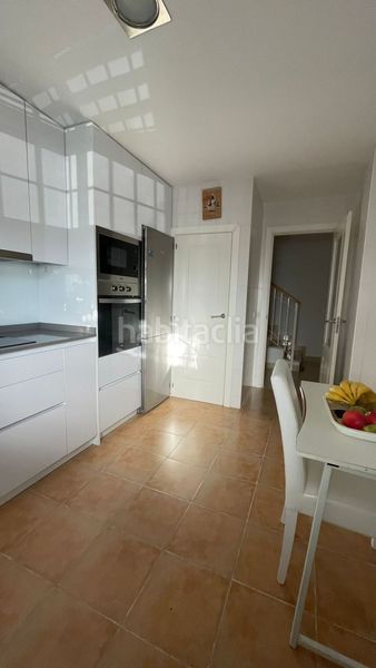 Foto b3627c33-2102-4c0c-a134-634cd395658b. Casa amb aparcament piscina a Arco Norte - Avda España Dos Hermanas