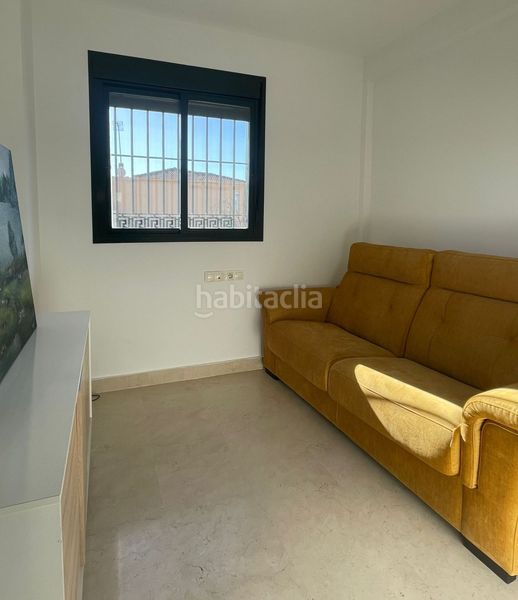 Foto e55c660b-7f5d-465f-858c-910f6999a1bb. Casa amb aparcament piscina a Arco Norte - Avda España Dos Hermanas