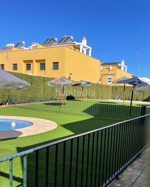 Foto ed30962a-33bf-451d-b43e-16b1b8d07915. Casa amb aparcament piscina a Arco Norte - Avda España Dos Hermanas