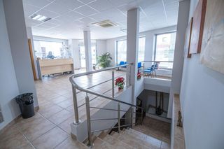 Local Comercial  Alcalde francisco javier jimenez guinea. Local com. en venta en centro  bda. espa�a, 4 despachos.