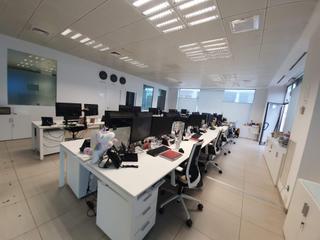 Lloguer Local Comercial a La Patacona. Local comercial en edificio de oficinas en la mejor zona de la p