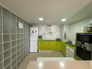 Pis a Requena. Bonita vivienda en zona nueva  de requena para inversionistas co